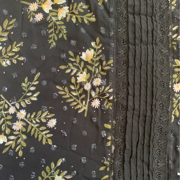 Lauren Conrad XXL floral blouse! - Picture 2 of 4